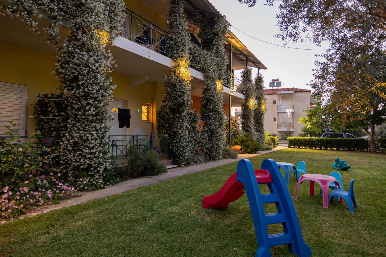 Tsertos Apartments กาเมนาวูร์ลา ภายนอก รูปภาพ