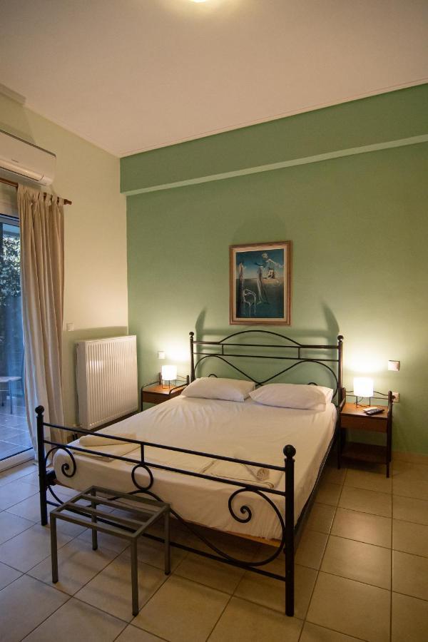 Tsertos Apartments กาเมนาวูร์ลา ภายนอก รูปภาพ
