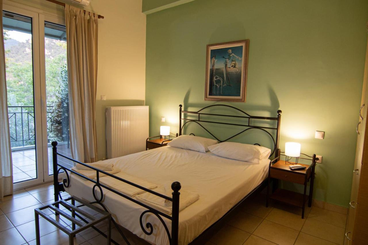 Tsertos Apartments กาเมนาวูร์ลา ภายนอก รูปภาพ