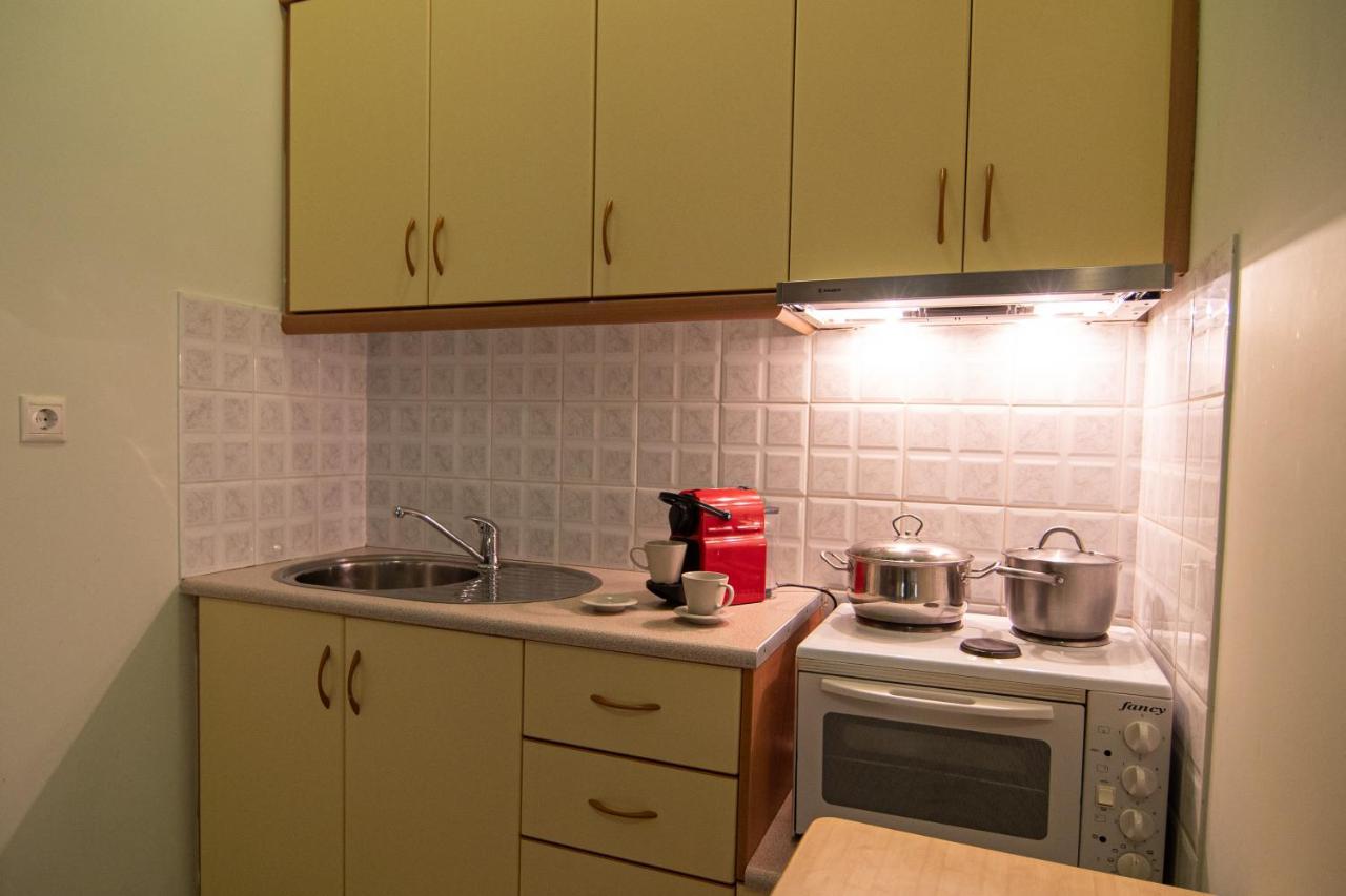 Tsertos Apartments กาเมนาวูร์ลา ภายนอก รูปภาพ