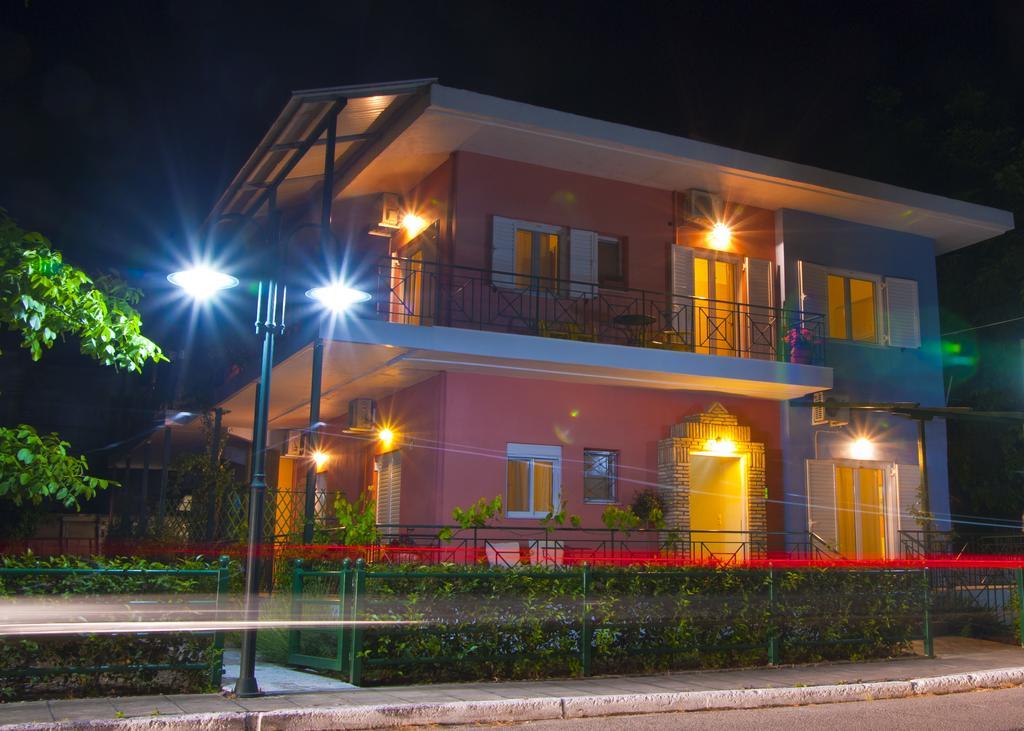 Tsertos Apartments กาเมนาวูร์ลา ภายนอก รูปภาพ