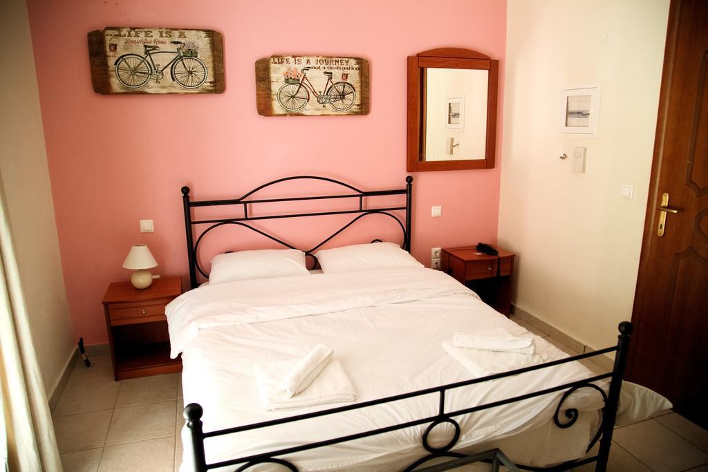 Tsertos Apartments กาเมนาวูร์ลา ภายนอก รูปภาพ