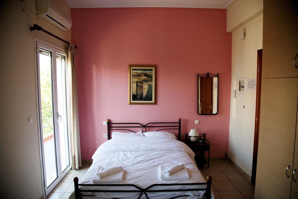Tsertos Apartments กาเมนาวูร์ลา ภายนอก รูปภาพ