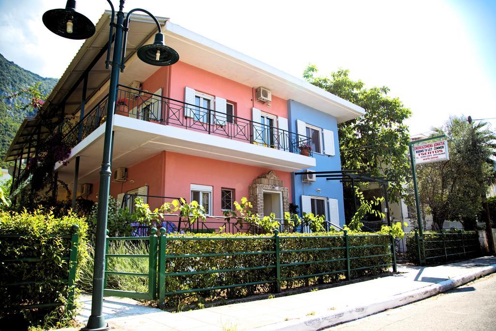 Tsertos Apartments กาเมนาวูร์ลา ภายนอก รูปภาพ