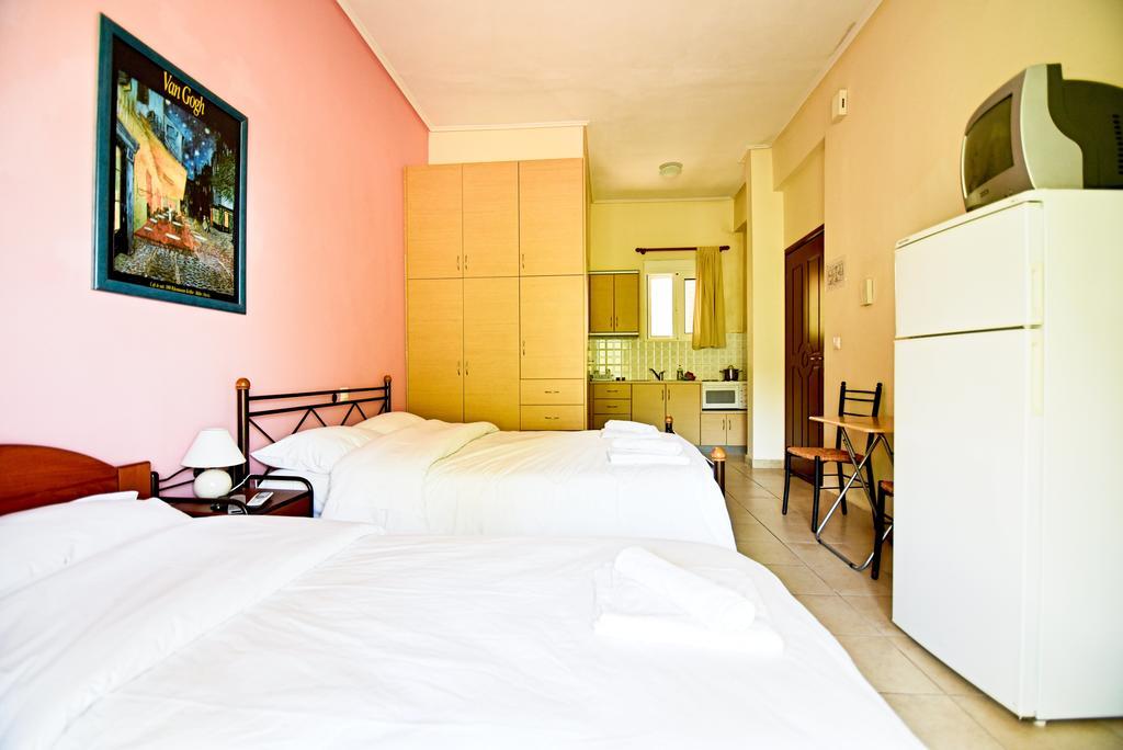 Tsertos Apartments กาเมนาวูร์ลา ภายนอก รูปภาพ