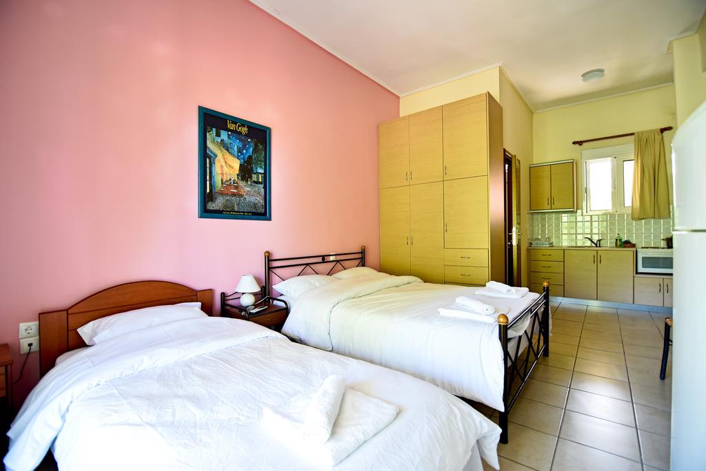 Tsertos Apartments กาเมนาวูร์ลา ภายนอก รูปภาพ