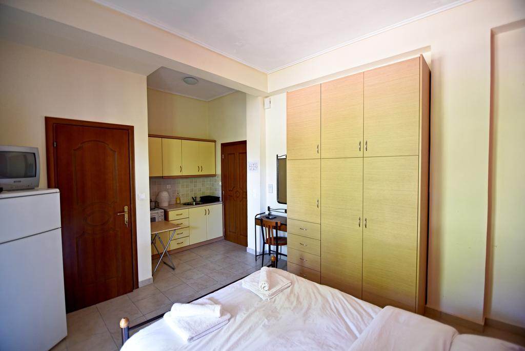 Tsertos Apartments กาเมนาวูร์ลา ภายนอก รูปภาพ