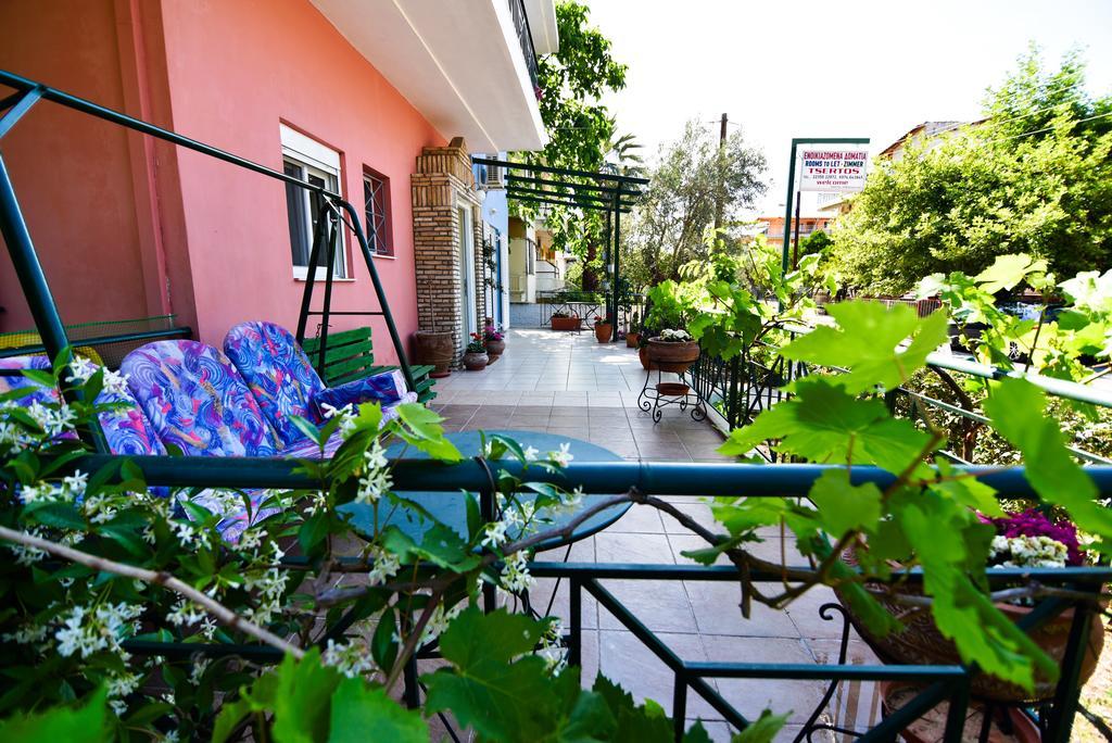 Tsertos Apartments กาเมนาวูร์ลา ภายนอก รูปภาพ
